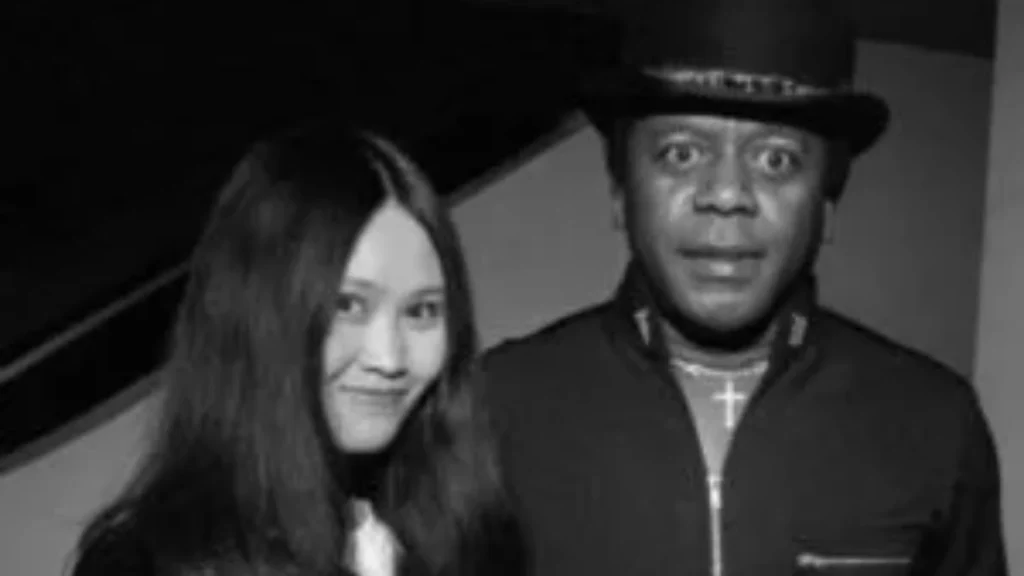 Choosing Privacy Over Public Fame